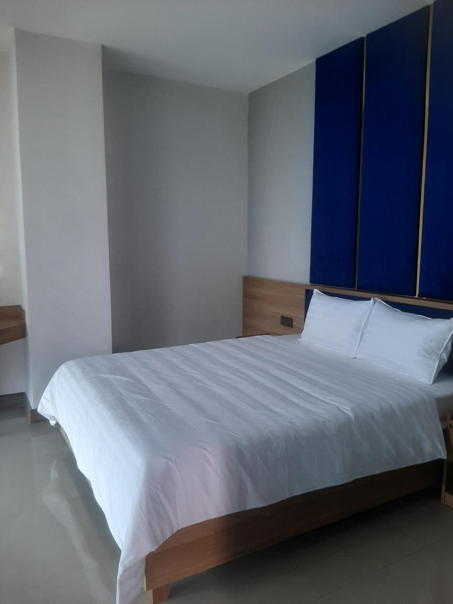 Tran Long Quan 12 Hotel